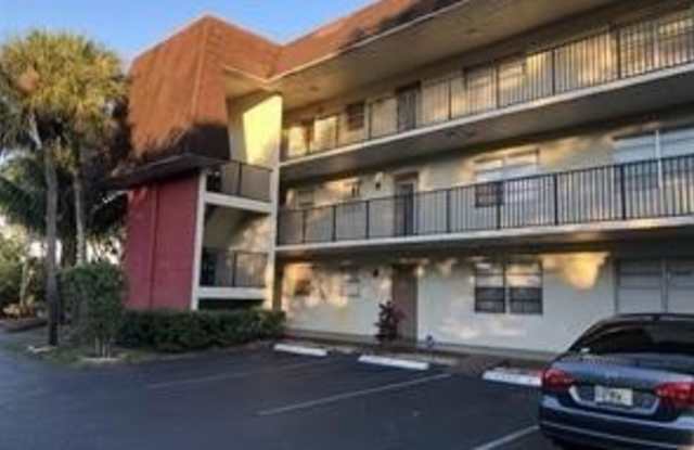 615 S State Rd 7 photos photos