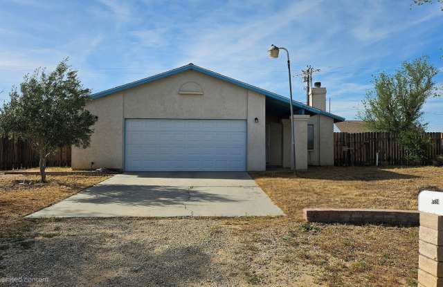 Spacious 3-Bed, 2-Bath Home with Natural Gas in California City – Convenient & Cozy! photos photos
