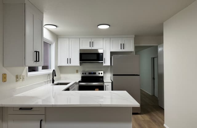 CLICK "REQUEST A TOUR" NOW! - 15102 111th Avenue Northeast, Inglewood-Finn Hill, WA 98011