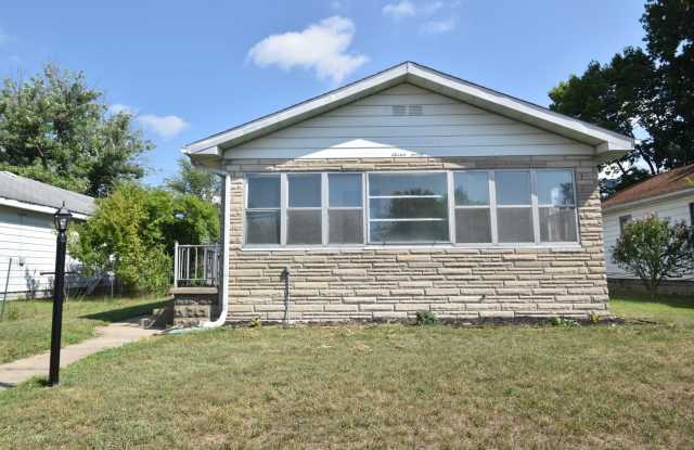 Mishawaka- near Bethel University, shopping and riverwalk parks. photos photos