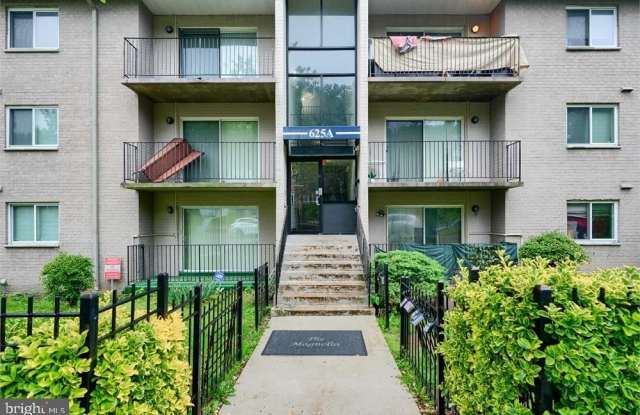 625 A CHESAPEAKE Street SE unit: 101 photos photos