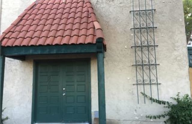 5903 W GOLDEN LN - 5903 West Golden Lane, Glendale, AZ 85302