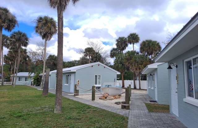 NSB FURNISHED EFFICIENCY UNIT-ALL UTILITIES INCLUDED INCLUDING WI-FI! - 805 North Dixie Freeway, New Smyrna Beach, FL 32168
