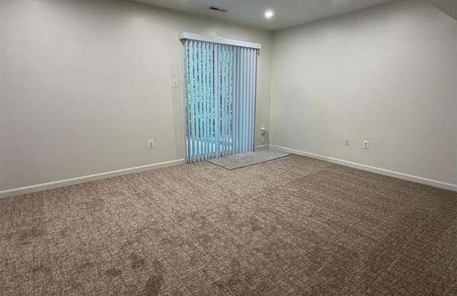 12109 SUTTON LN Gallery 4