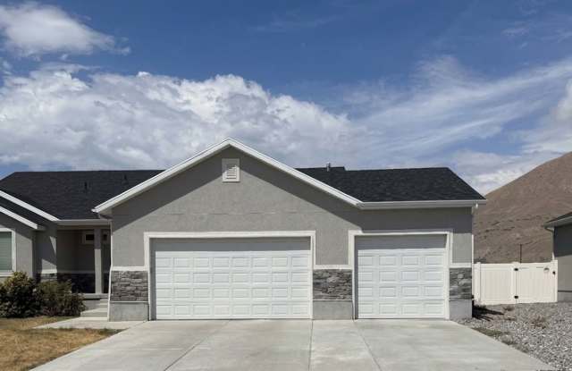 PRICE DROP! Modern 2021 Lake Point Gem | Fast SLC Commute + Tons of Storage! Gallery 1