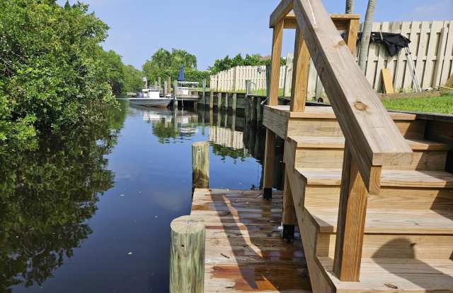 182 SIMS CREEK Lane Gallery 3