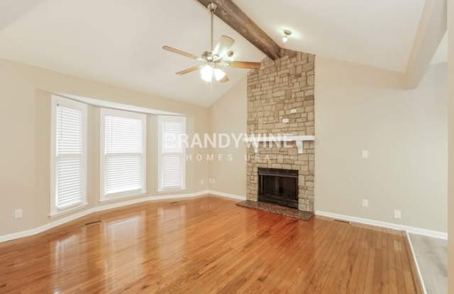 4905 North White Avenue Gallery 4