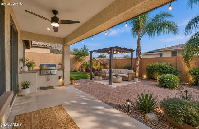 7135 W DESERT MIRAGE Drive Gallery 2