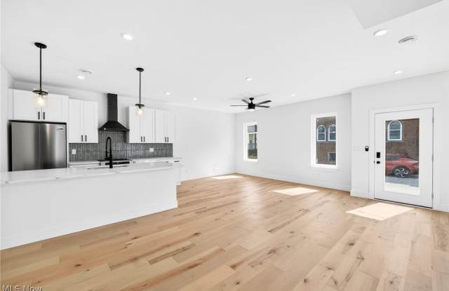 1348 W 78th Street Gallery 4