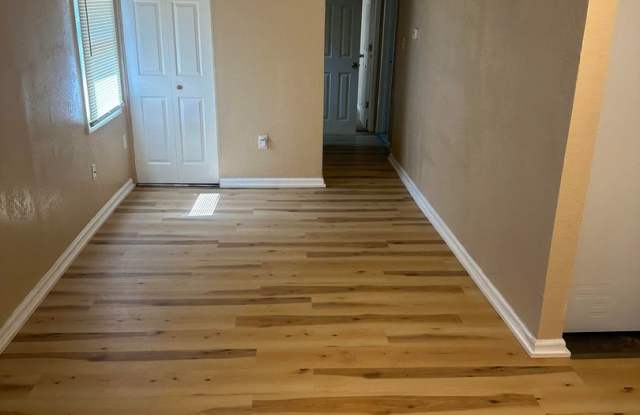 Newly Remodeled 2 Bed 1 Bath home! - 1919 Summit Drive, Jackson County, MO 64075
