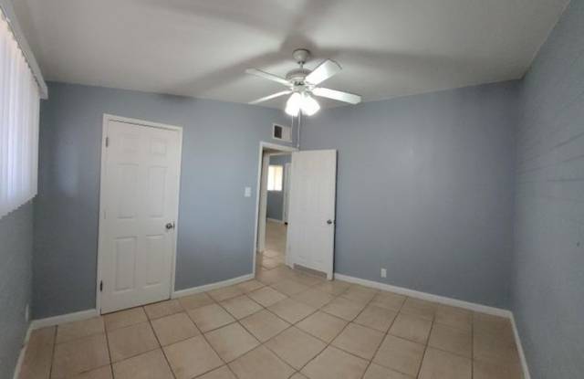 2 BEDROOM 1 BATH SINGLE LEVEL WITH PRIVATE YARD/PATIO IN MESA photos photos