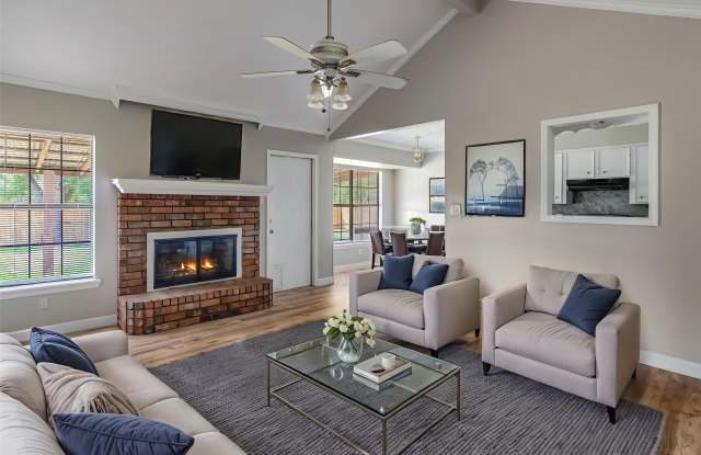 5226 Lauri Lane Gallery 3