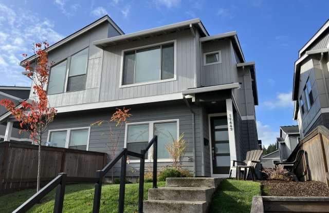 Gorgeous 3BR Home with Open Main Level  Large Primary Suite photos photos