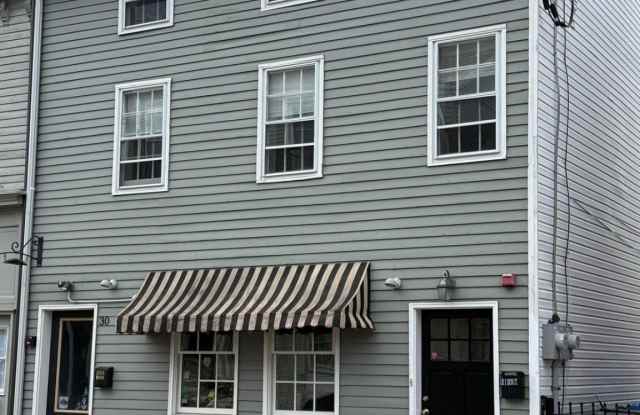 30 E UNION Street Gallery 1