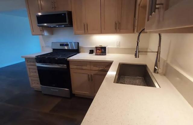 13905 Yukon Avenue photos photos