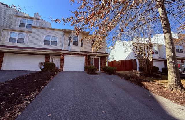 3 Bedroom, 2 Bath Townhouse Gallery 3