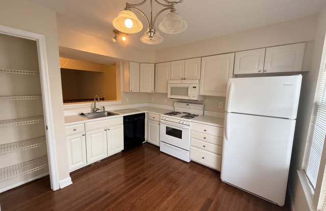 935 Joshua Tree Court Gallery 3