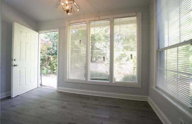 1073 Tumlin Street Nw - Unit B Gallery 2