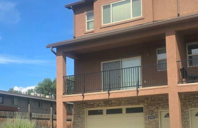 Updated townhouse available now! photos photos