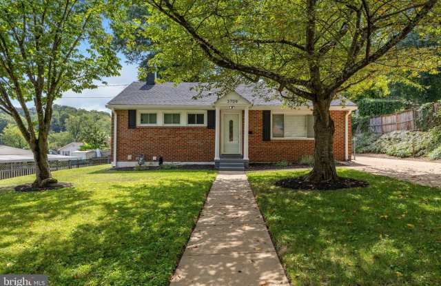 3709 HEATHER Court Gallery 2