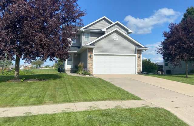 Spacious 4BR House in Ankeny - 5113 Northeast Ledgestone Drive, Ankeny, IA 50021