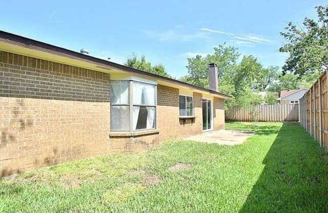 2805 Hazelwood Drive Gallery 3