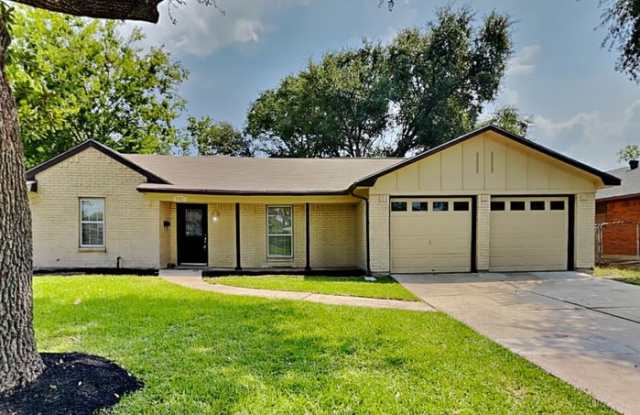 701 Inwood Drive - 701 Inwood Drive, Baytown, TX 77521