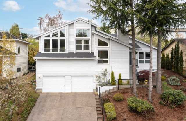 Modern 3-Bed/2.5-Bath Home with Breathtaking Views, Vaulted Ceilings, and a Gourmet Kitchen! photos photos