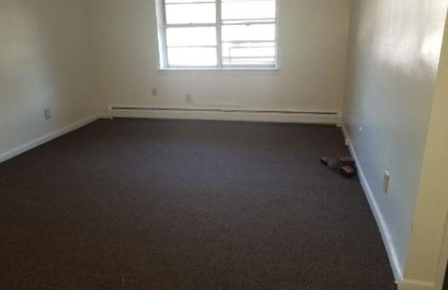 1041 Ironbound Avenue Gallery 2