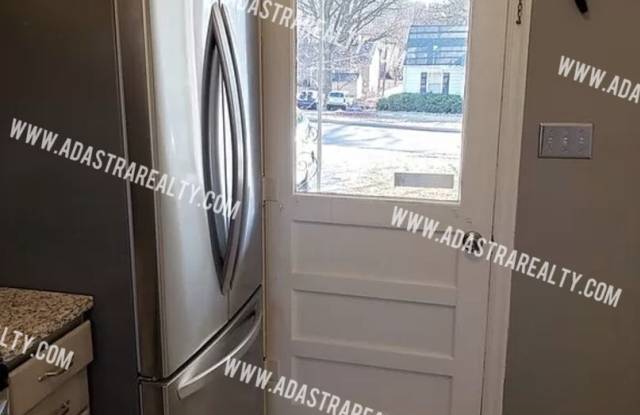 GORGEOUS 3 Bed 2 Bath House in Merriam-Available NOW!!! photos photos