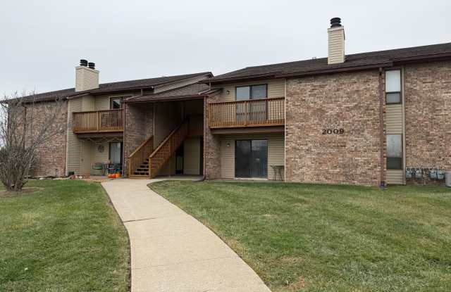 2 Bedrooms and 2 Baths - 2009 Waterfront Drive North, Boone County, MO 65202