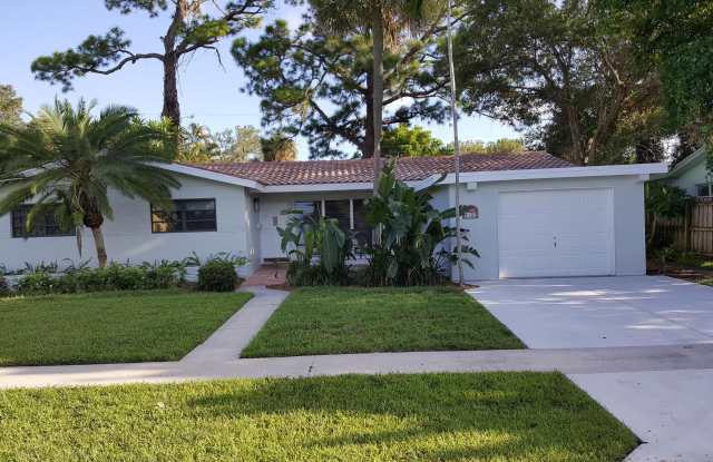 1132 SW 3rd Street photos photos