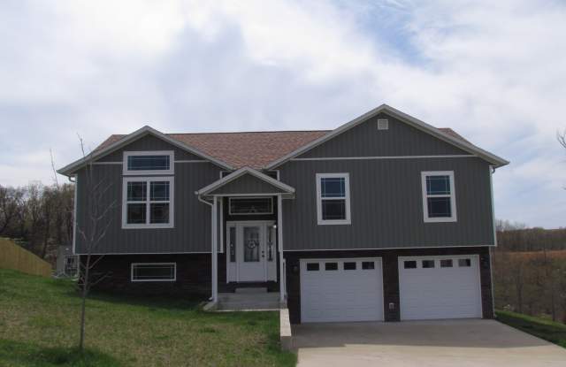 Available 6/14 photos photos