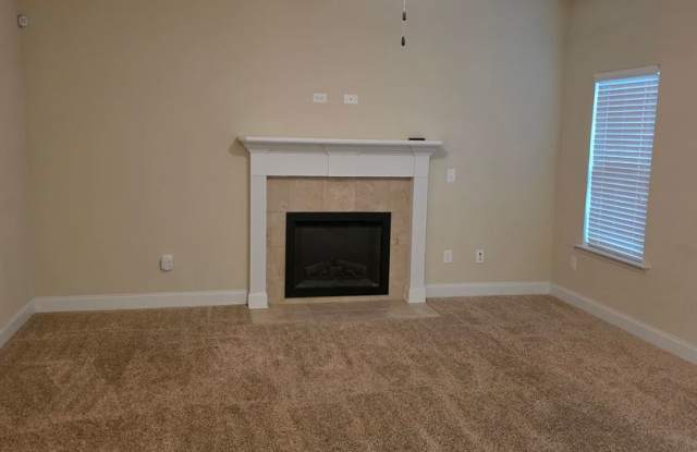 2 Story 4 BR Gallery 4