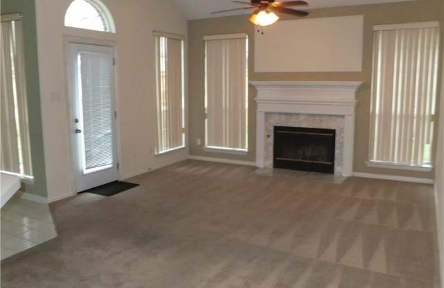 8601 Wellington Point Drive Gallery 4