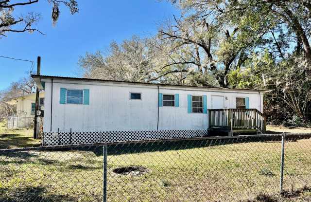 Dade City 2BR/1BA Mobile Home! Gorgeous Floors! Water Included - 37700 Beth Street, Pasco County, FL 33525