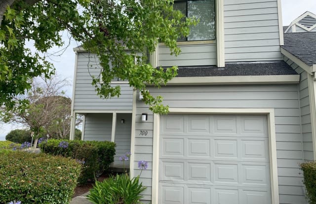 700 Live Oak Lane Gallery 2
