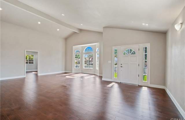 2801 Daisy Avenue Gallery 3