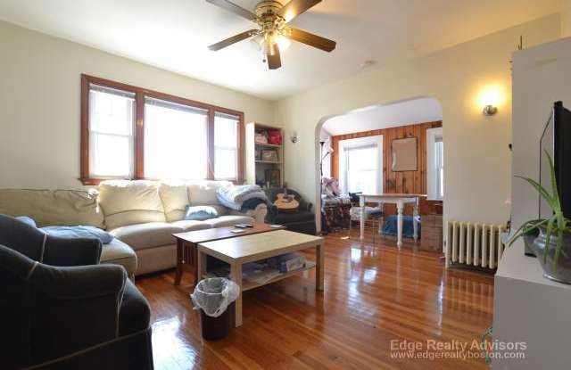 62 Glencoe St. Gallery 3