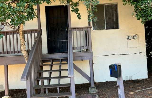 Duplex Unit 2bd/1bath photos photos