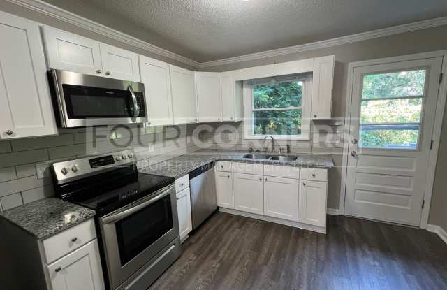 Lovely 2 Bedroom 1 Bath Apartment Gallery 3