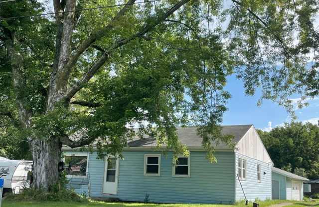 $1050 month/deposit Rare find! Remodeled 3bd Ranch 2 car garage in Savage Addition! photos photos