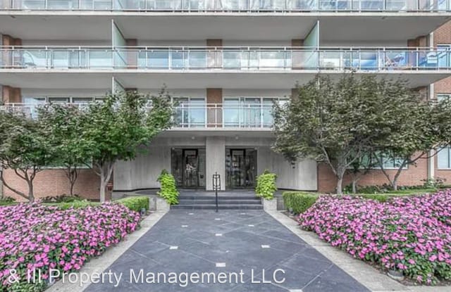4740 Roanoke Pkwy Unit 301 - 4740 Roanoke Parkway, Kansas City, MO 64112