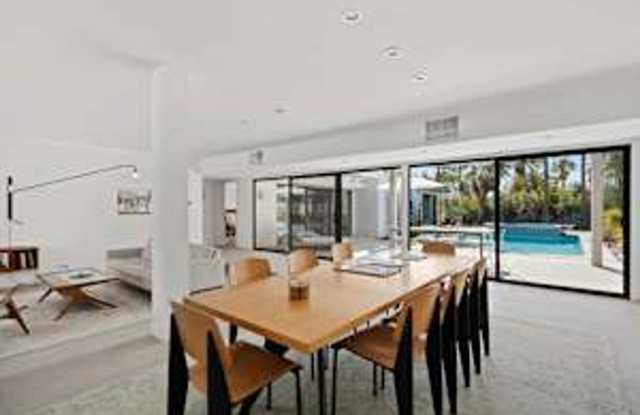 5 bedroom 5 bath Available for Short Term Rental photos photos