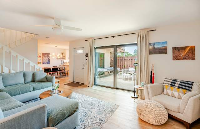 825 Center St photos photos