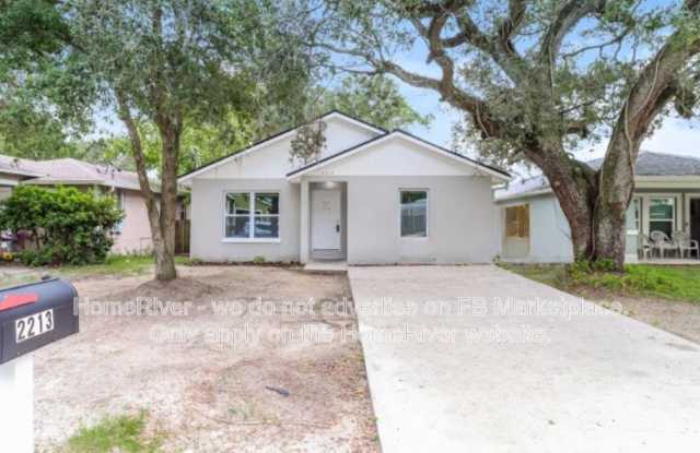 2213 E Emma St photos photos