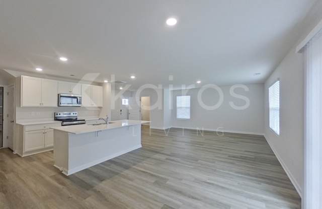 102 Inez Avenue Gallery 3