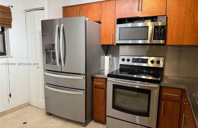 20800 NE 8th Court 206-17, Miami, FL 33179 - 2065 Gallery 1