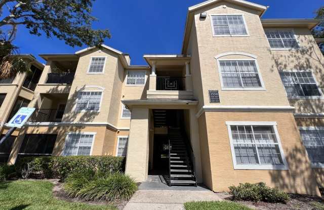 Spacious 1/1 condo! photos photos