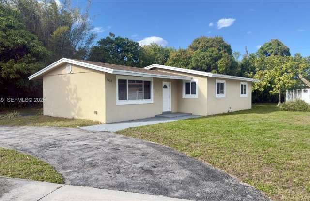 1125 NW 16th Ct photos photos